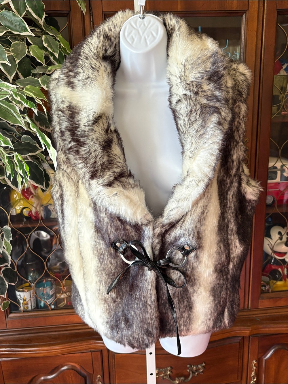 Vintage Y2K Mob Wife Fever White Grey Faux Fur Faux Leather Vest Women’s Size L